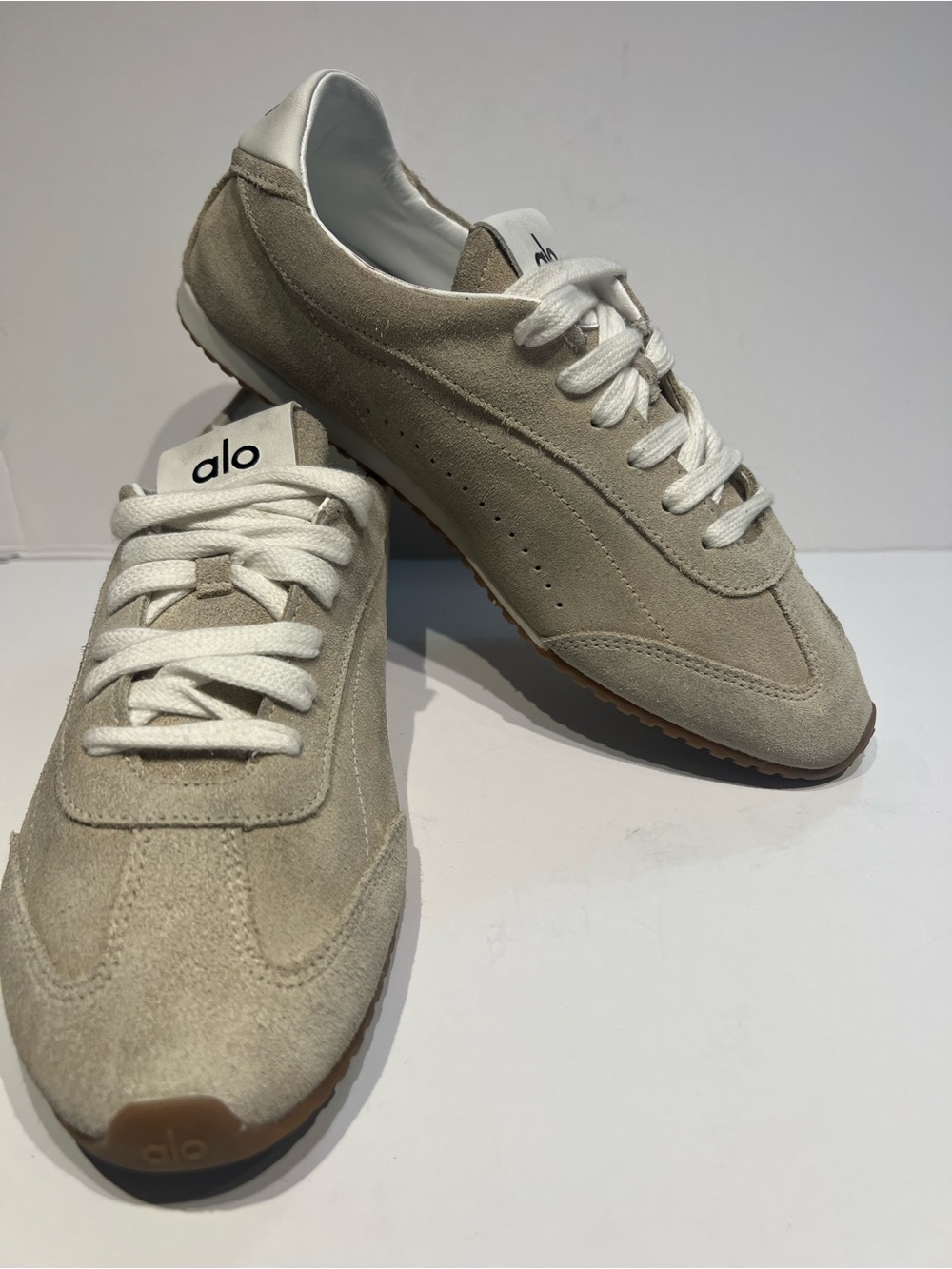 Alo Yoga Sunset Gravel Low Top Sneakers Sz M 6.5 W 8